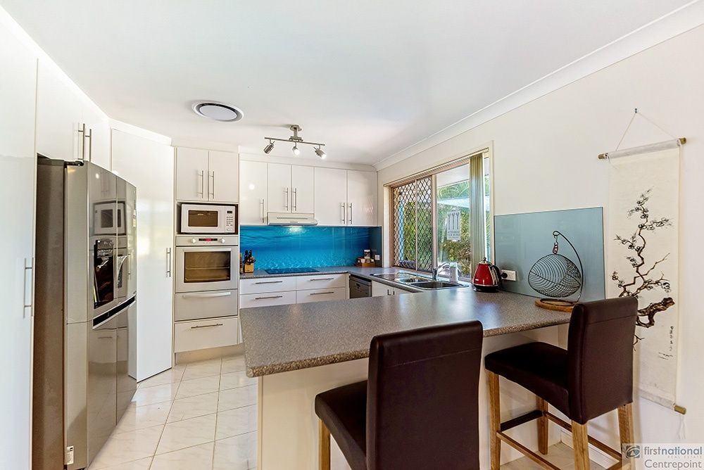 23 Port Jackson Blvd, Clear Island Waters QLD 4226, Image 2