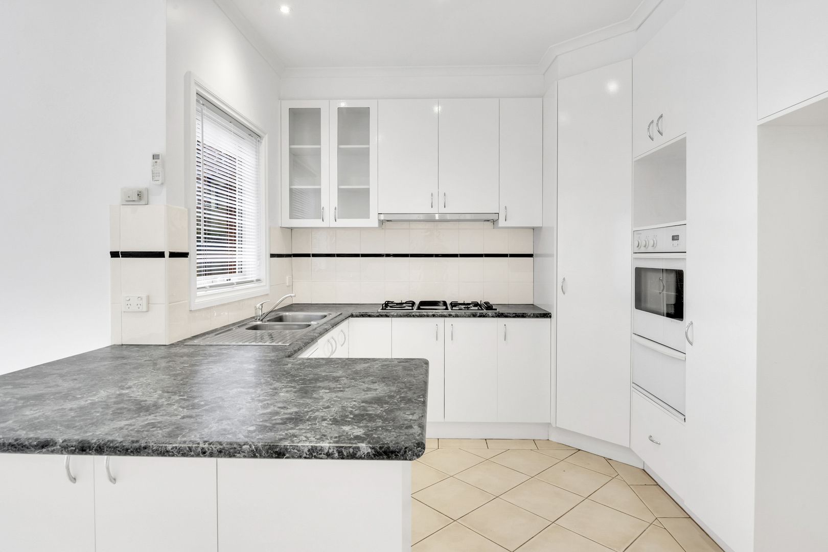 2/400 Clarke Street, Northcote VIC 3070, Image 2