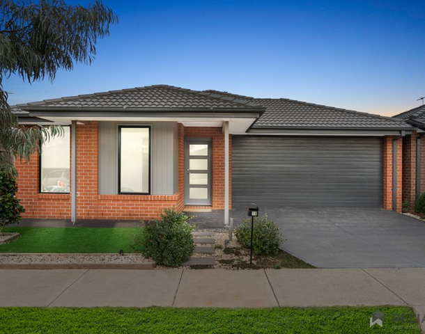 10 Harry Drive, Thornhill Park VIC 3335