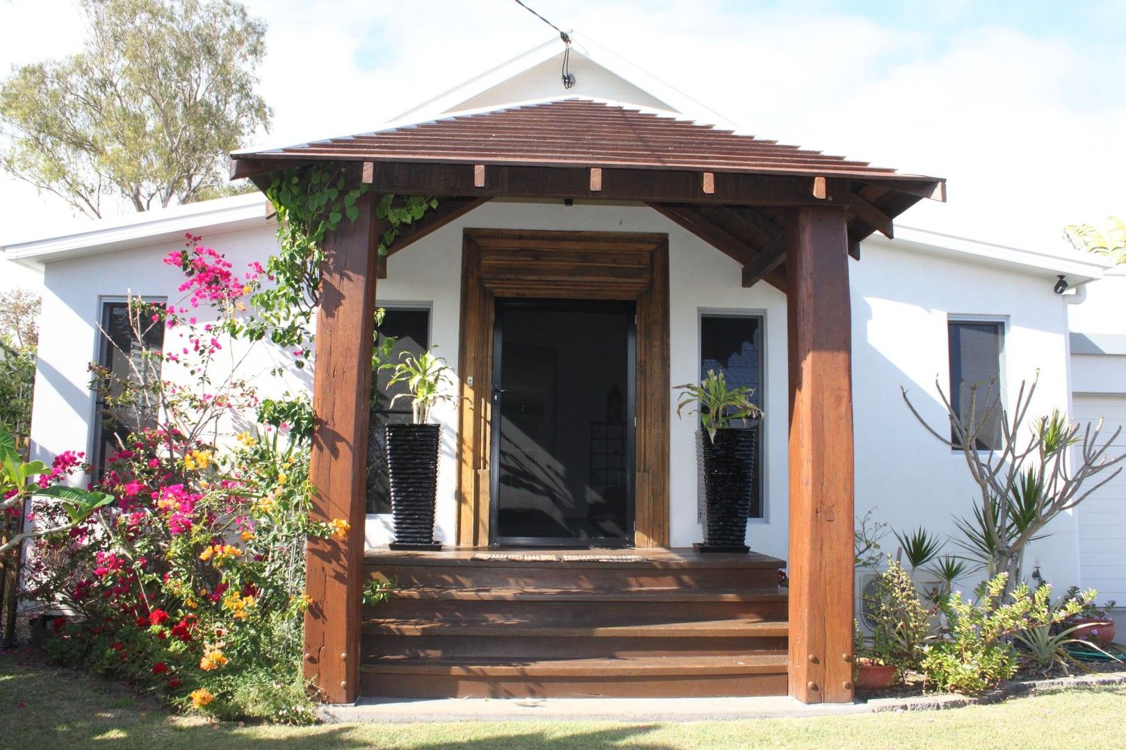 4 bedrooms House in 3 Cunningham Street TORQUAY QLD, 4655