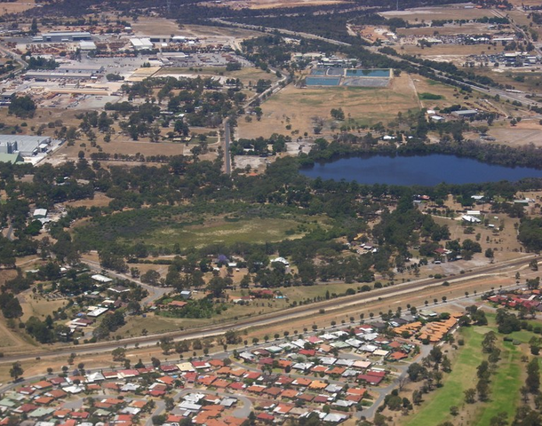 17 Janet Street, Hazelmere WA 6055