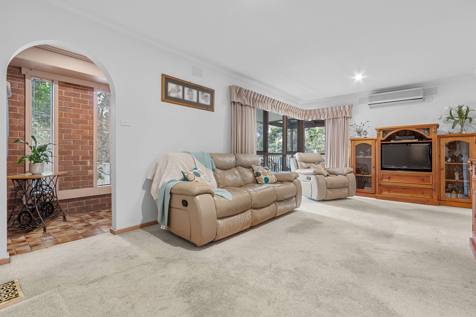 18 Fern Street, The Basin VIC 3154, Image 2