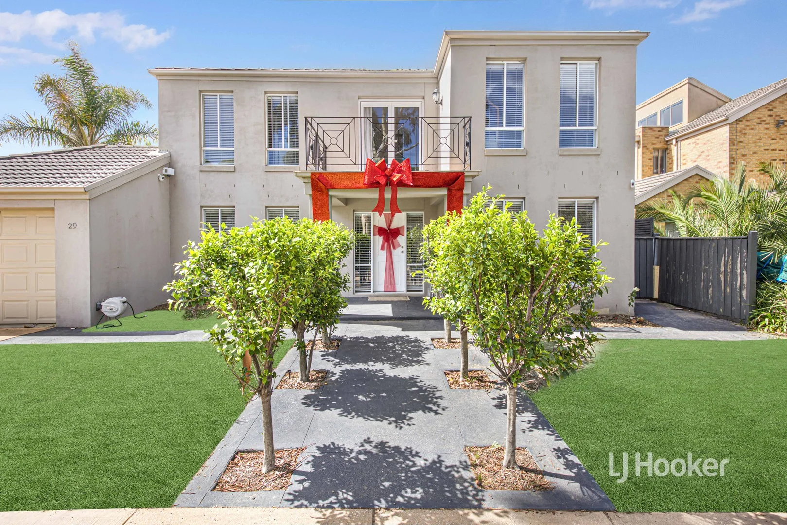 29 Lakeside Drive, Sanctuary Lakes VIC 3030