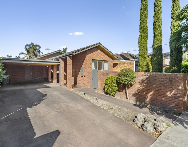 10 Narrawong Road, Caulfield South VIC 3162