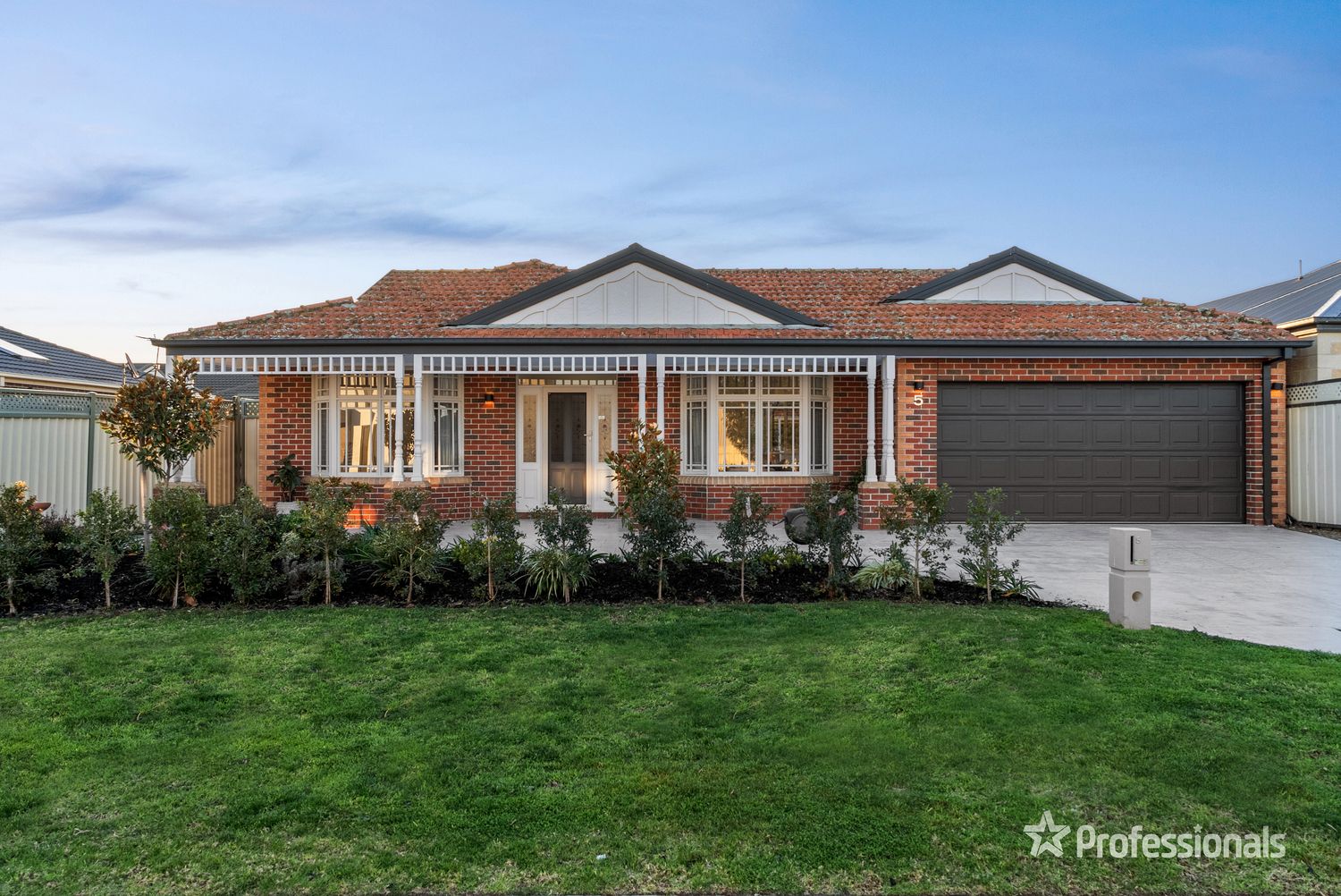 5 Speargrass Drive, Hillside VIC 3037, Image 2