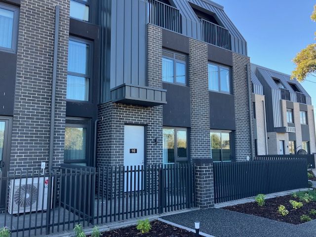 4 bedrooms Townhouse in 16/220 Chapel Road KEYSBOROUGH VIC, 3173