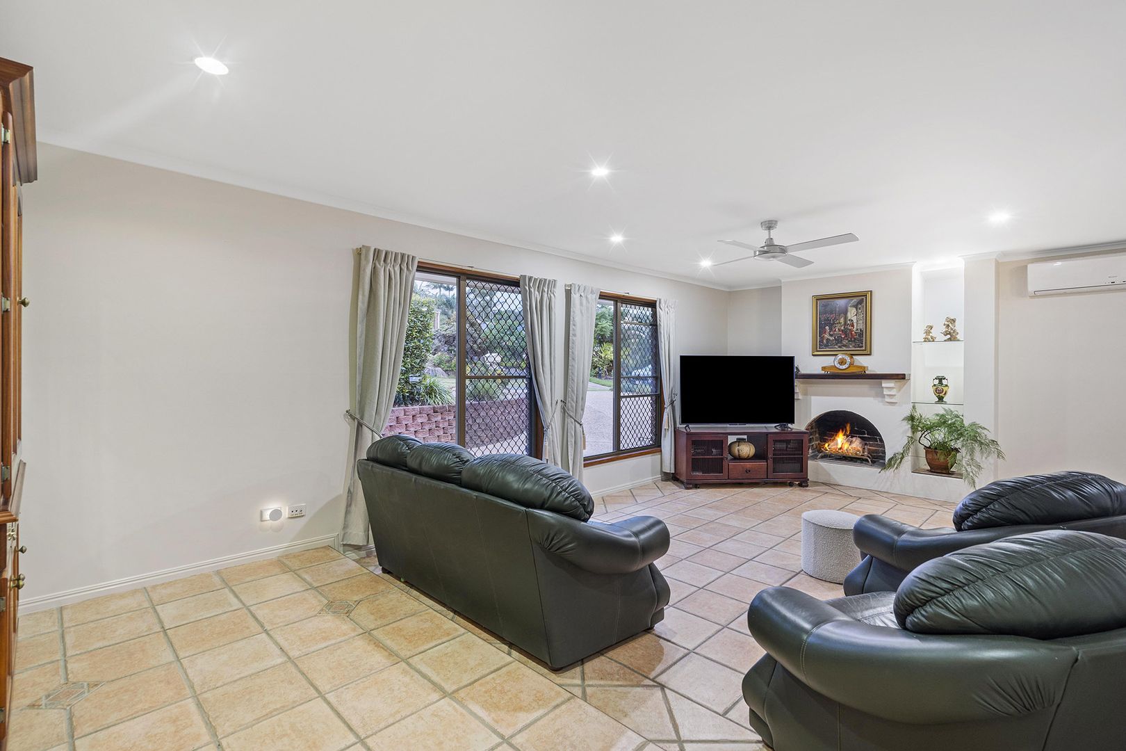 13 Carissa Street, Shailer Park QLD 4128, Image 2