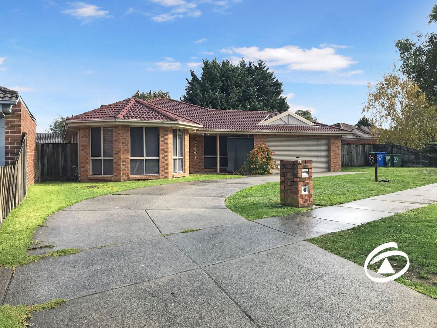 4 bedrooms House in 37 Bellevue Drive BERWICK VIC, 3806
