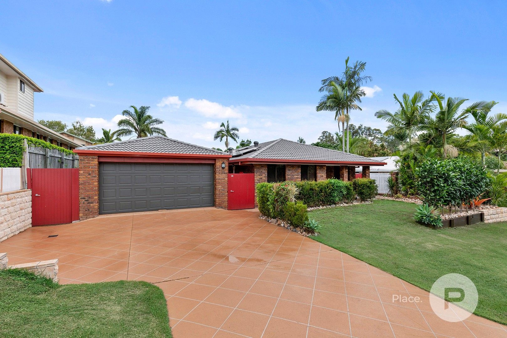 5 bedrooms House in 4 Eucalyptus Place ALBANY CREEK QLD, 4035