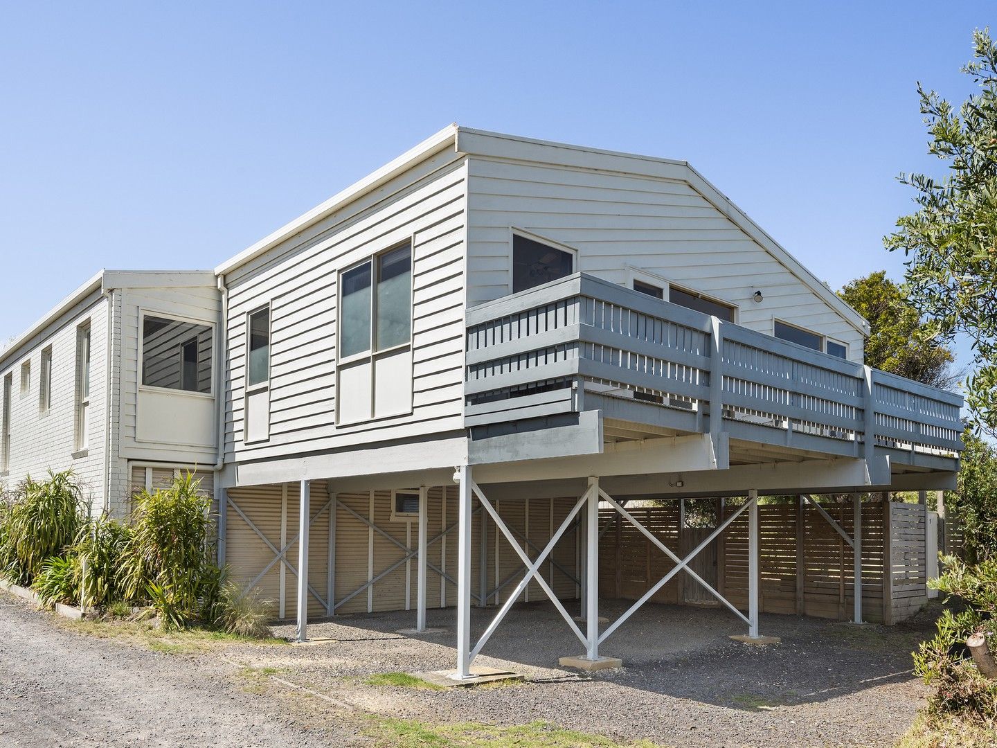 7 bedrooms House in 5 Walker Street ANGLESEA VIC, 3230