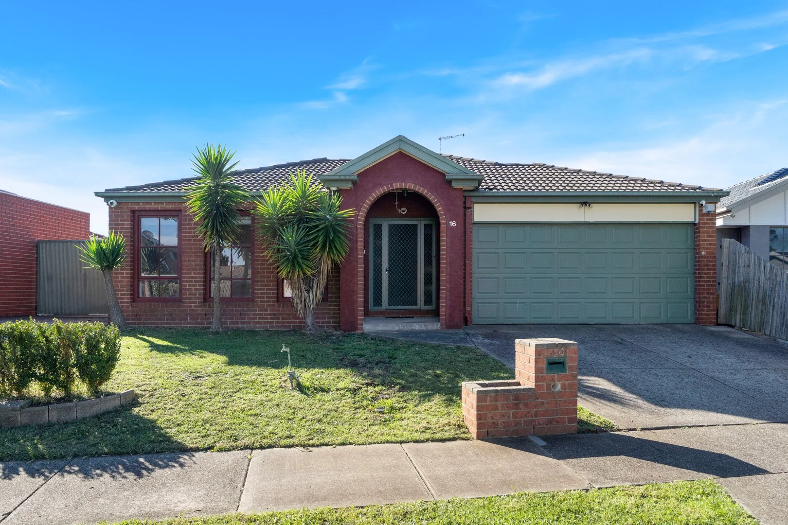 16 Mcnamara Avenue, Roxburgh Park VIC 3064