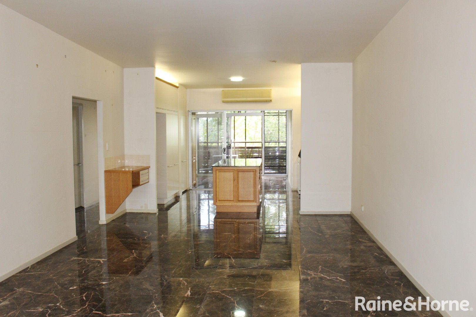 2 bedrooms Apartment / Unit / Flat in 4/33 Clarence Road INDOOROOPILLY QLD, 4068