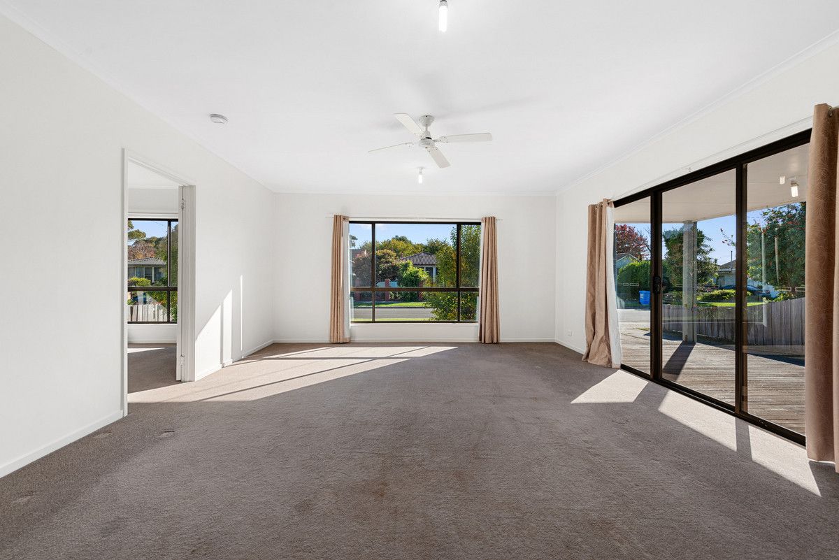 4 Cartledge Way, Sale VIC 3850, Image 2