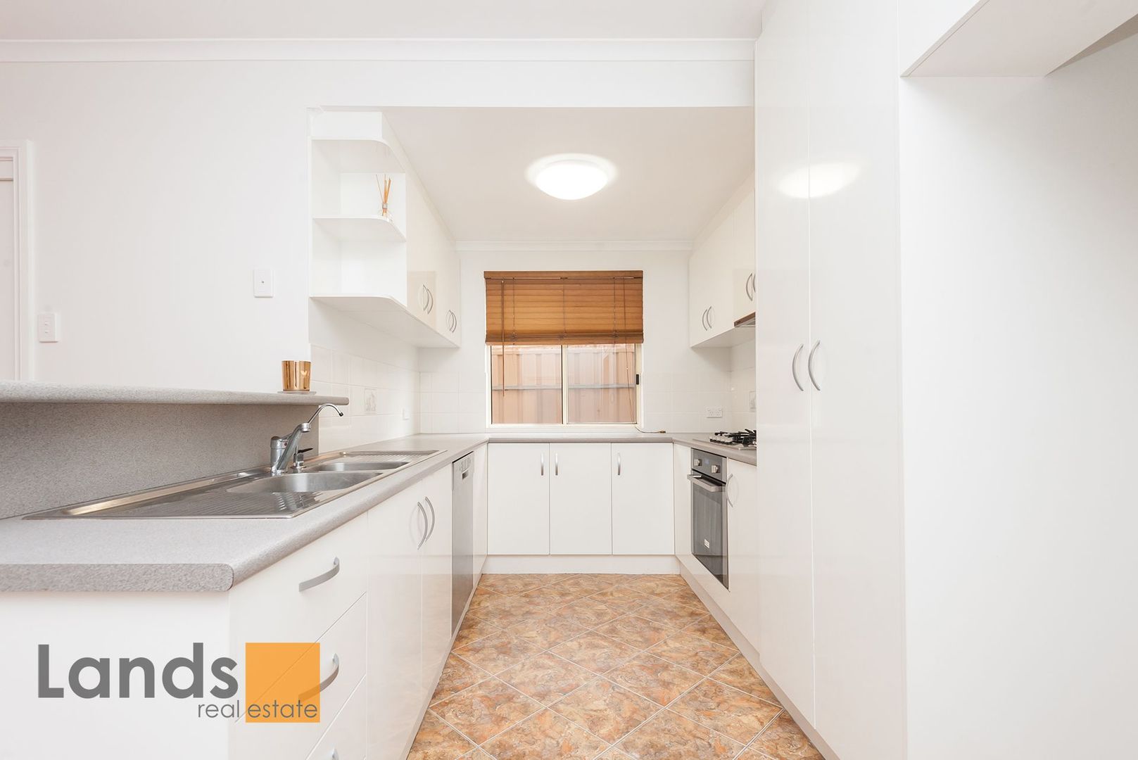 9/32 Debenham Court, Greenwith SA 5125, Image 1