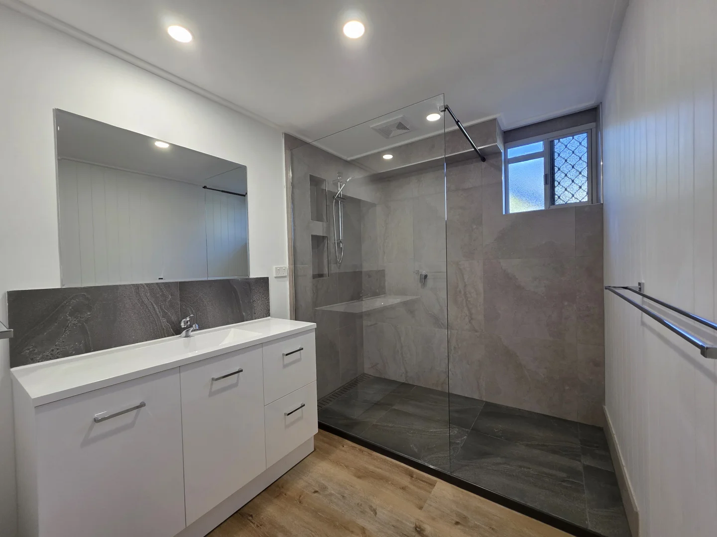 Additional image 9 of 95b Main Street, Redland Bay QLD 4165