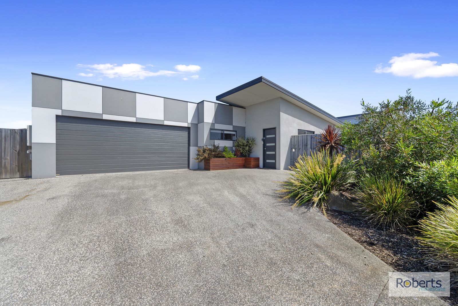 2/2 Tranquil Place, Shearwater TAS 7307