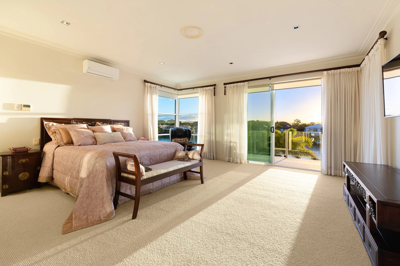 Additional image 12 of 77 Sir Bruce Small Boulevard, Benowa Waters QLD 4217