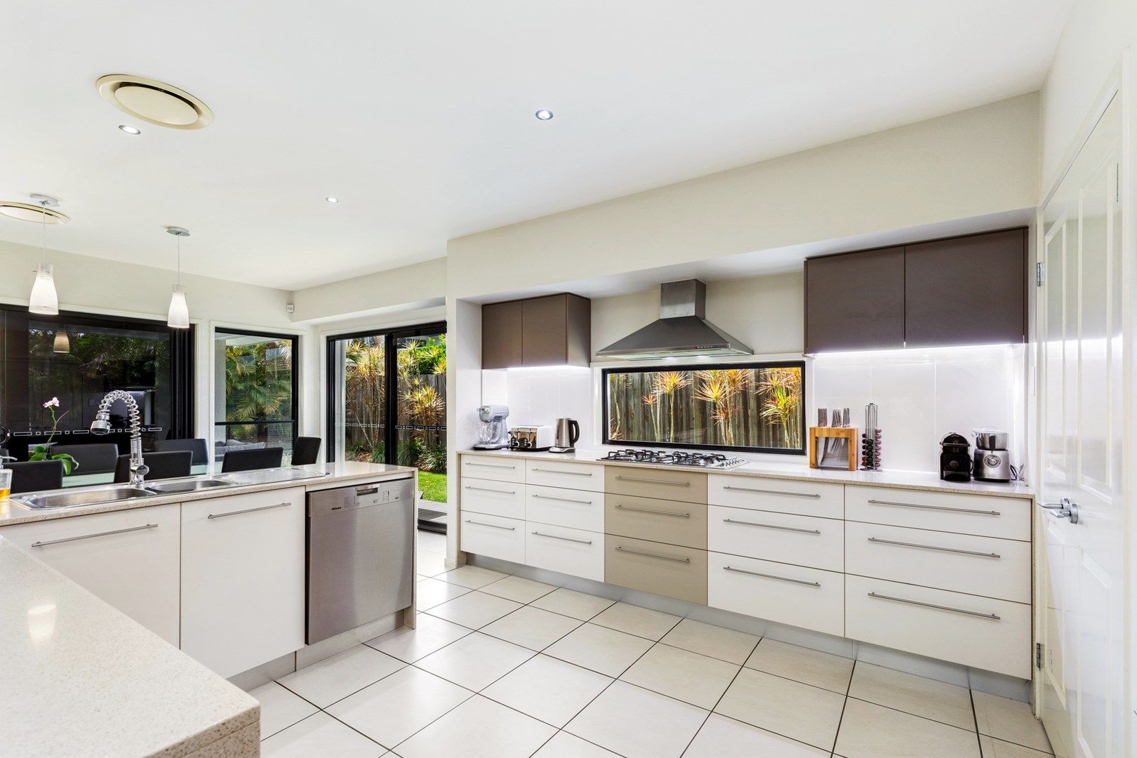 75 Sinnamon Road, Sinnamon Park QLD 4073, Image 1