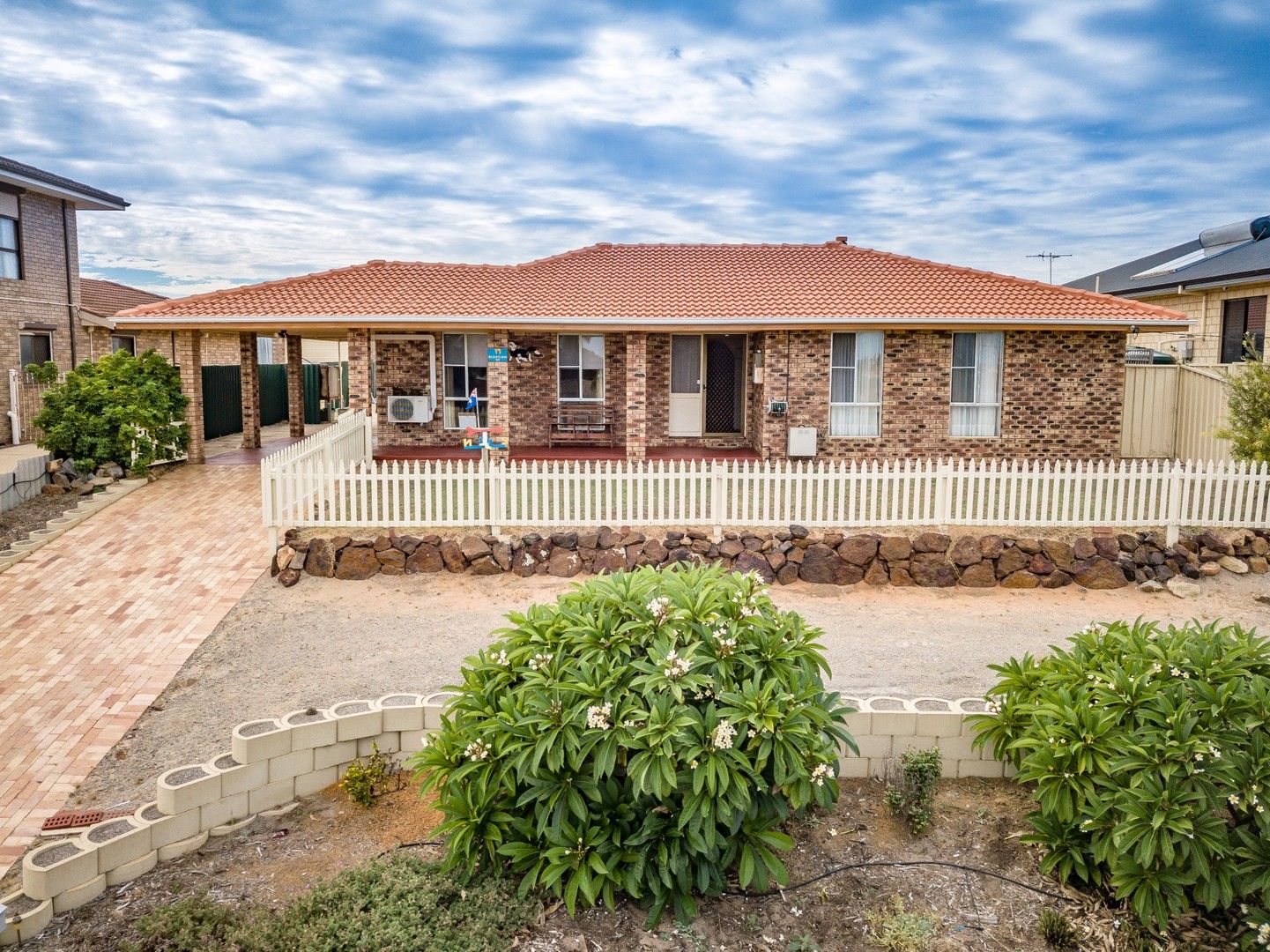 17 Glenview Street, Mount Tarcoola WA 6530, Image 0