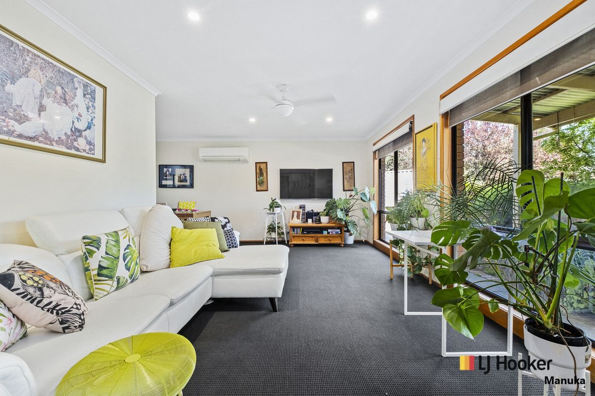 3 bedrooms House in 6 Eggers Place BONYTHON ACT, 2905