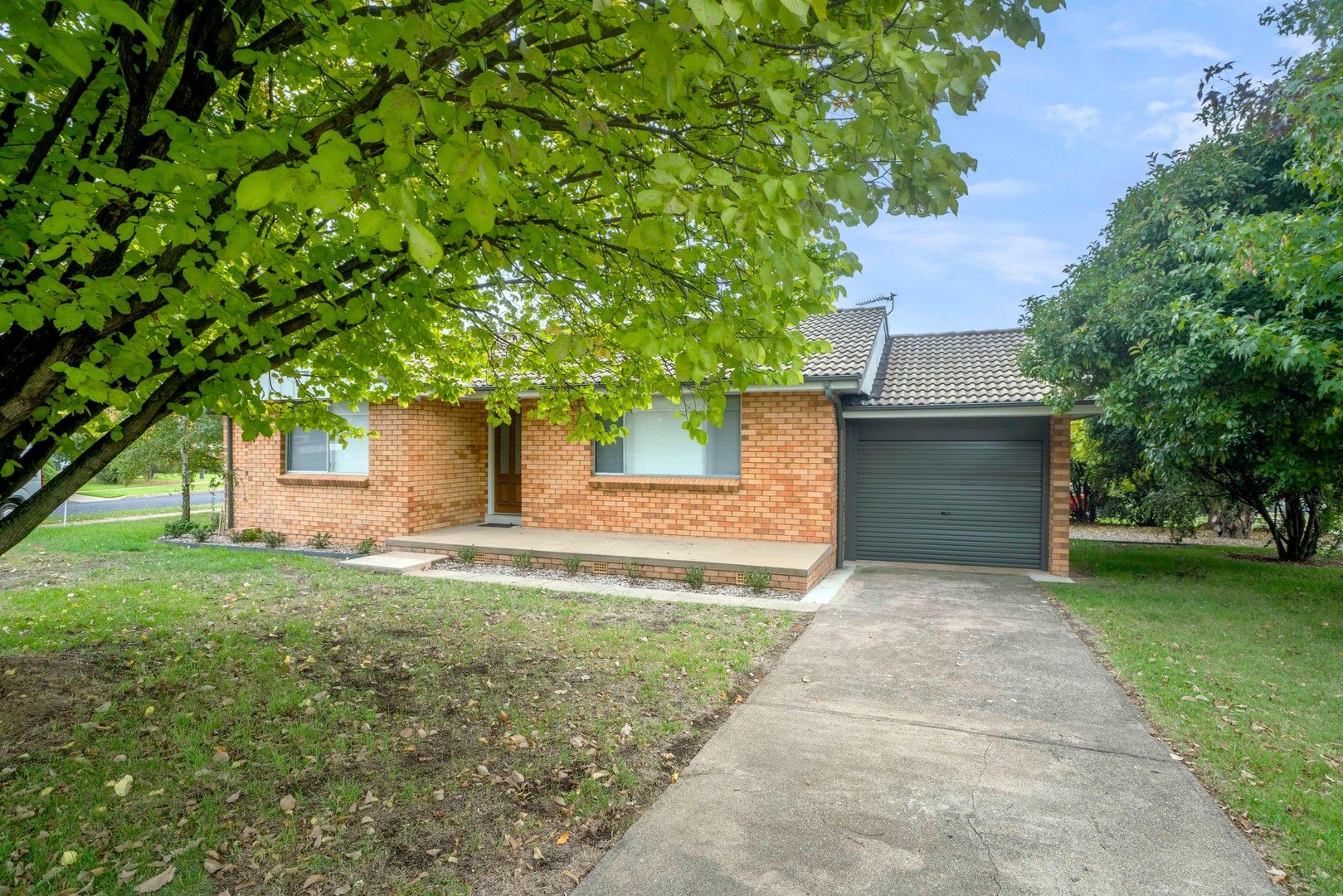 2 Evans Crescent, Blayney NSW 2799, Image 0