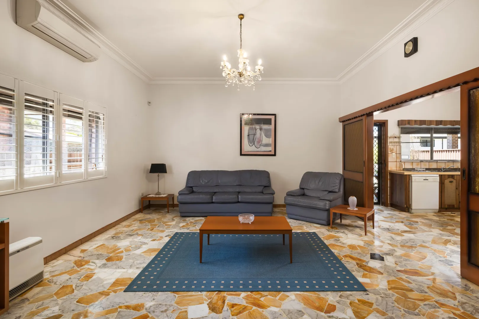 Pole position family home in highly sought after family locale - View 2