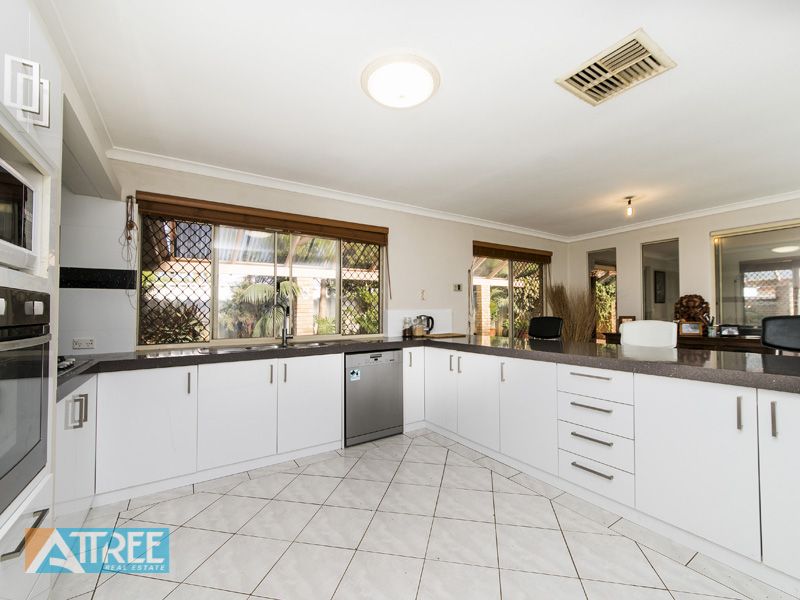 31 Lydiard Retreat, Canning Vale WA 6155, Image 2