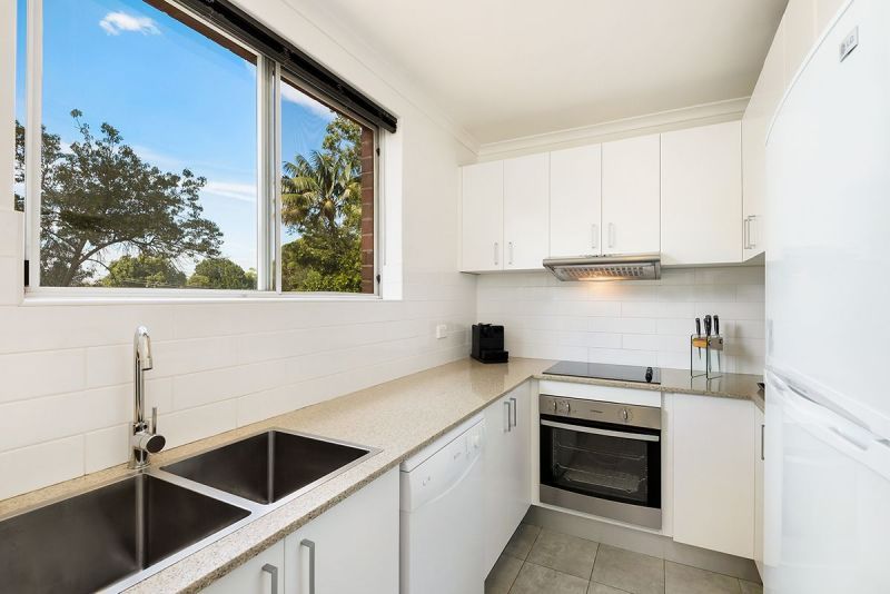 2/2 Railway Crescent, Jannali NSW 2226, Image 2