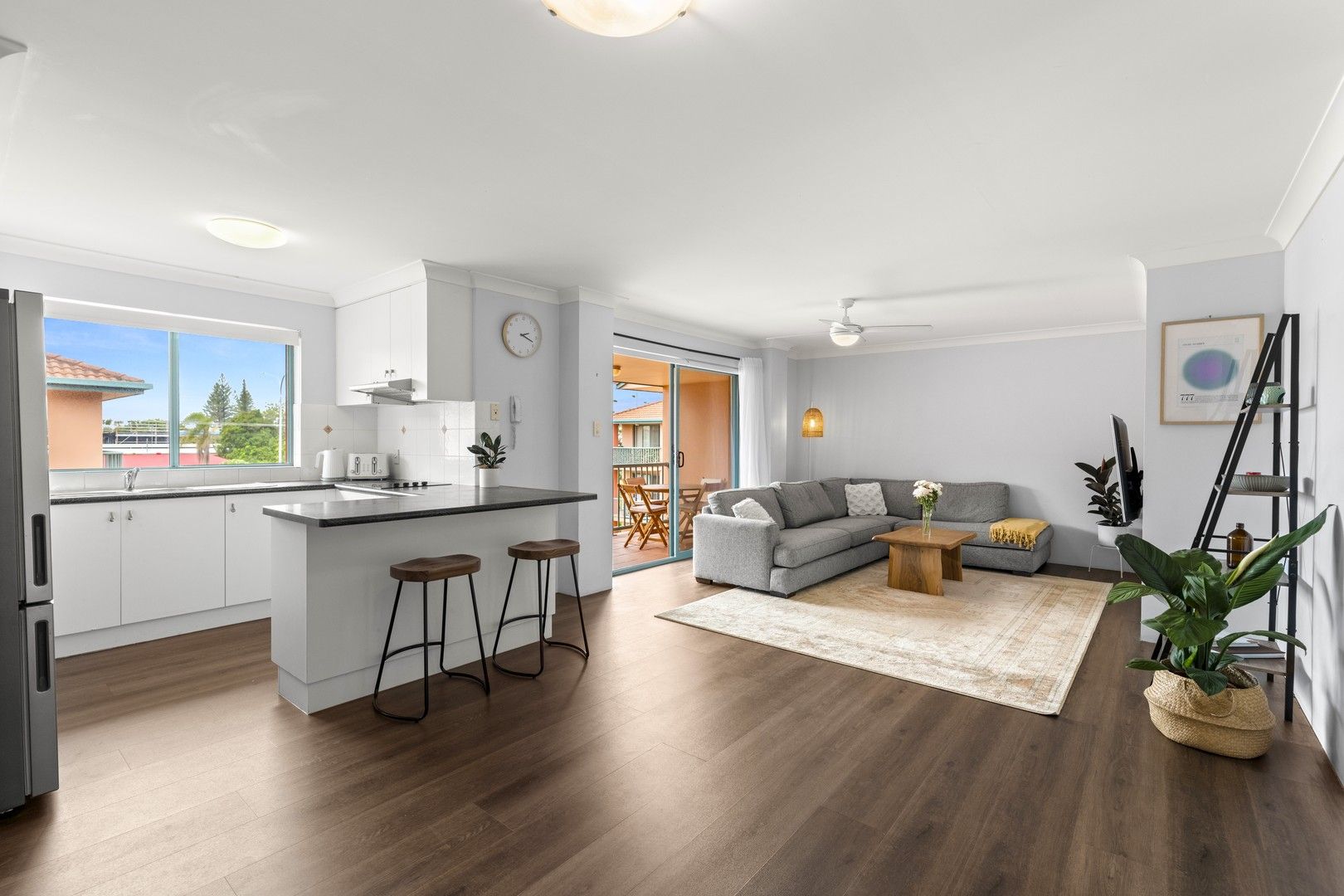 2 bedrooms Apartment / Unit / Flat in 27/2340 Gold Coast Highway MERMAID BEACH QLD, 4218