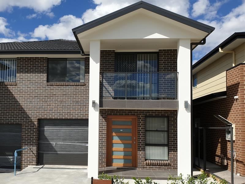 4 bedrooms House in 230A Village Circuit GREGORY HILLS NSW, 2557