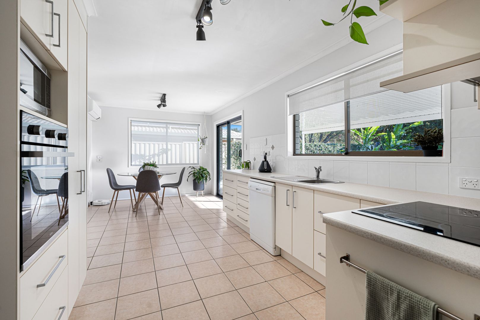 7 Toulby Street, Manly West QLD 4179, Image 2