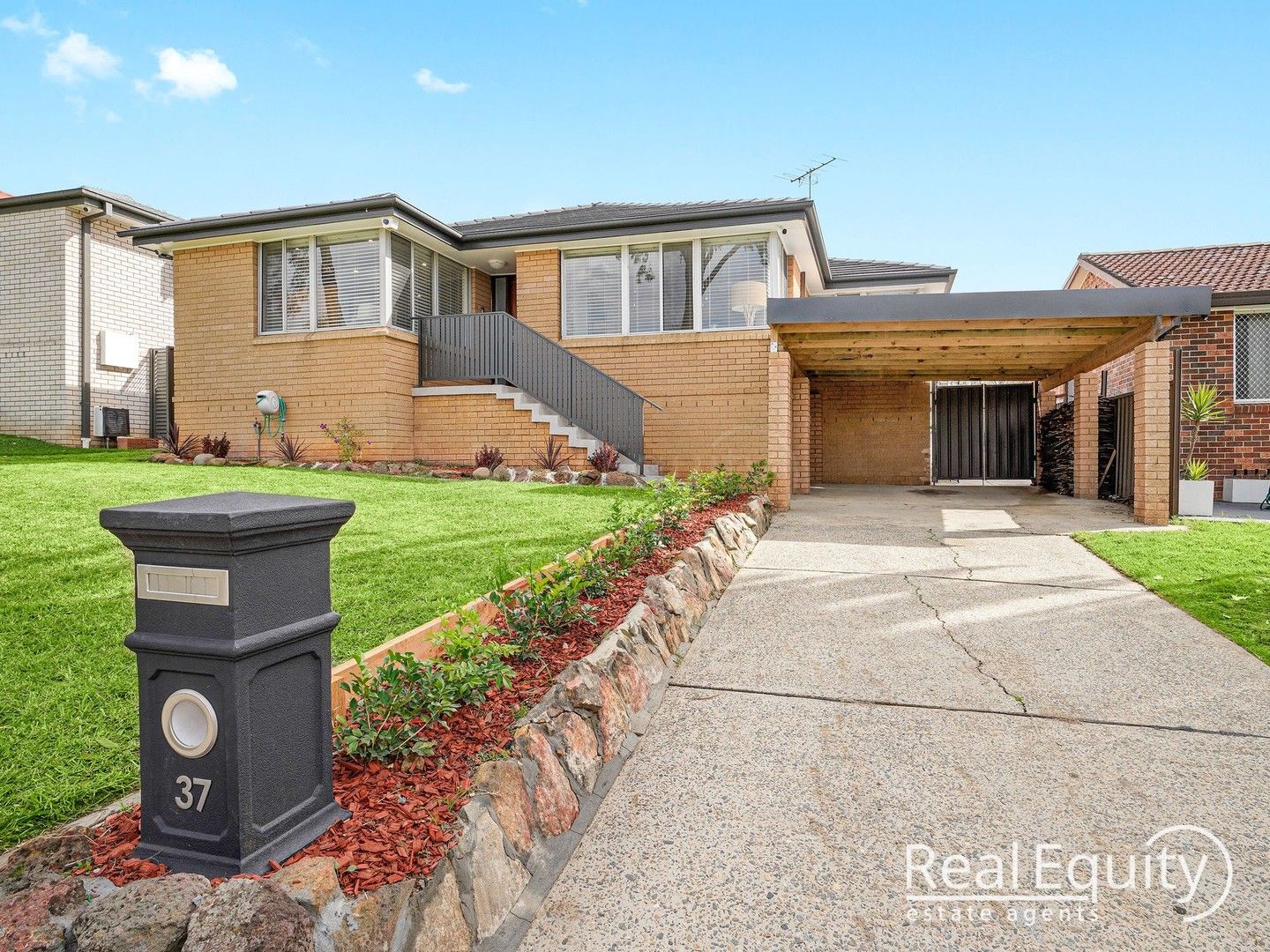 37 St Andrews Boulevard, Casula NSW 2170, Image 0