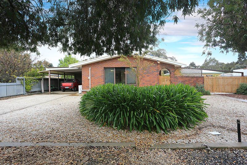 10 Strickland Street, Riverton SA 5412, Image 2