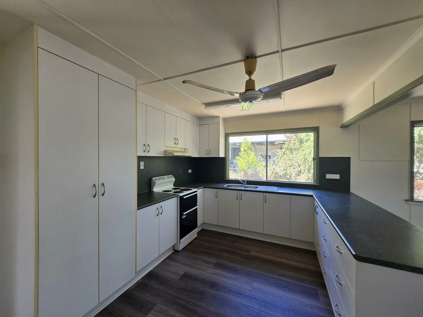Additional image 5 of 16 Shirley St, Moura QLD 4718