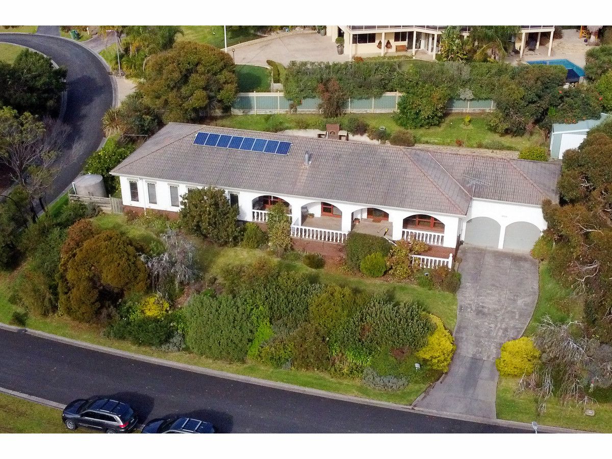 4 bedrooms House in 19 Jackson Way DROMANA VIC, 3936