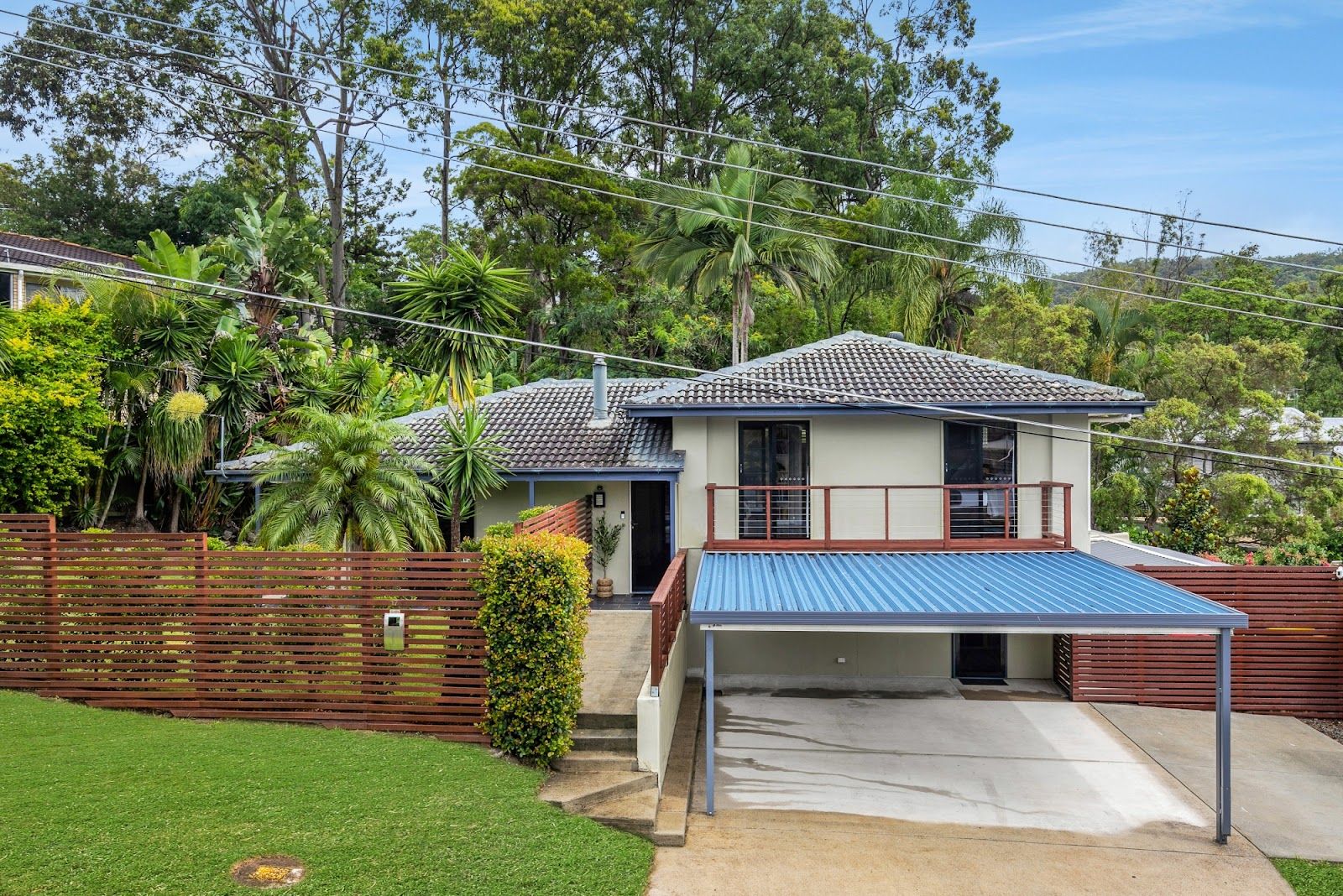 17 Robyn Street, Chapel Hill QLD 4069