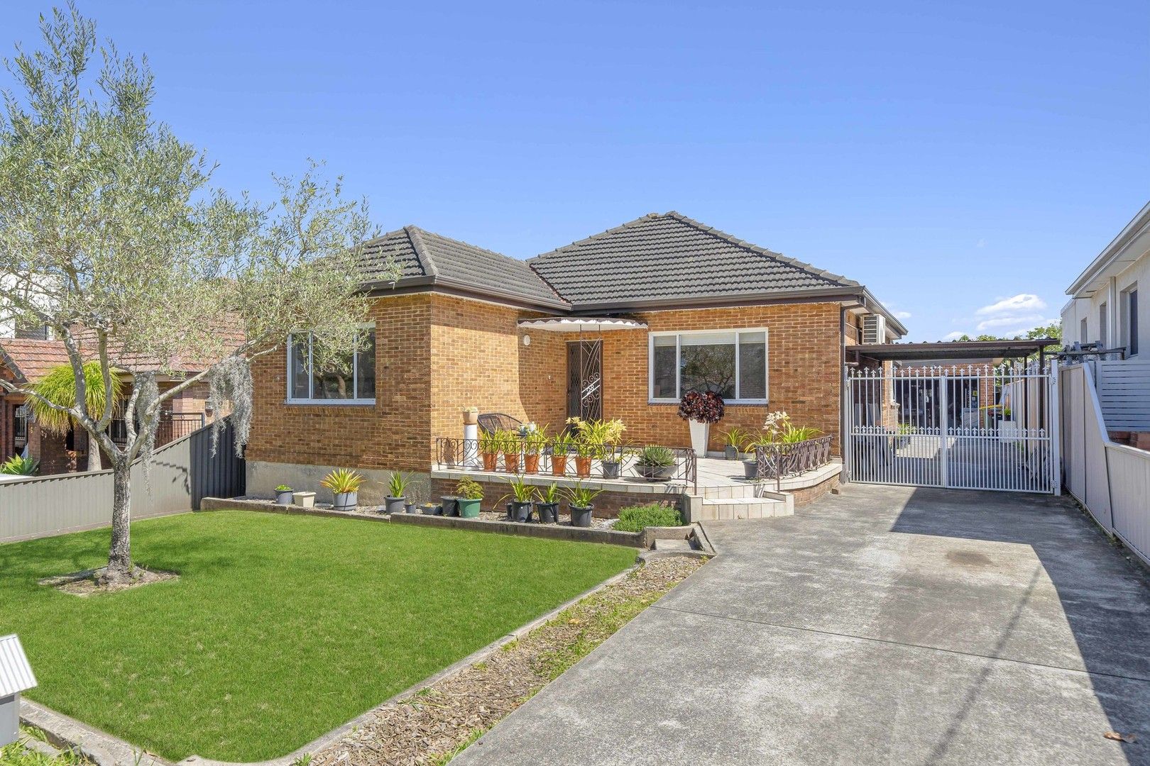 3 bedrooms House in 28 Mount Lewis Avenue PUNCHBOWL NSW, 2196