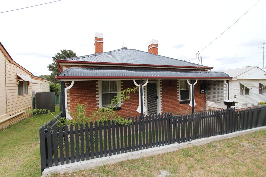 3 bedrooms House in 25 Brilliant St BATHURST NSW, 2795