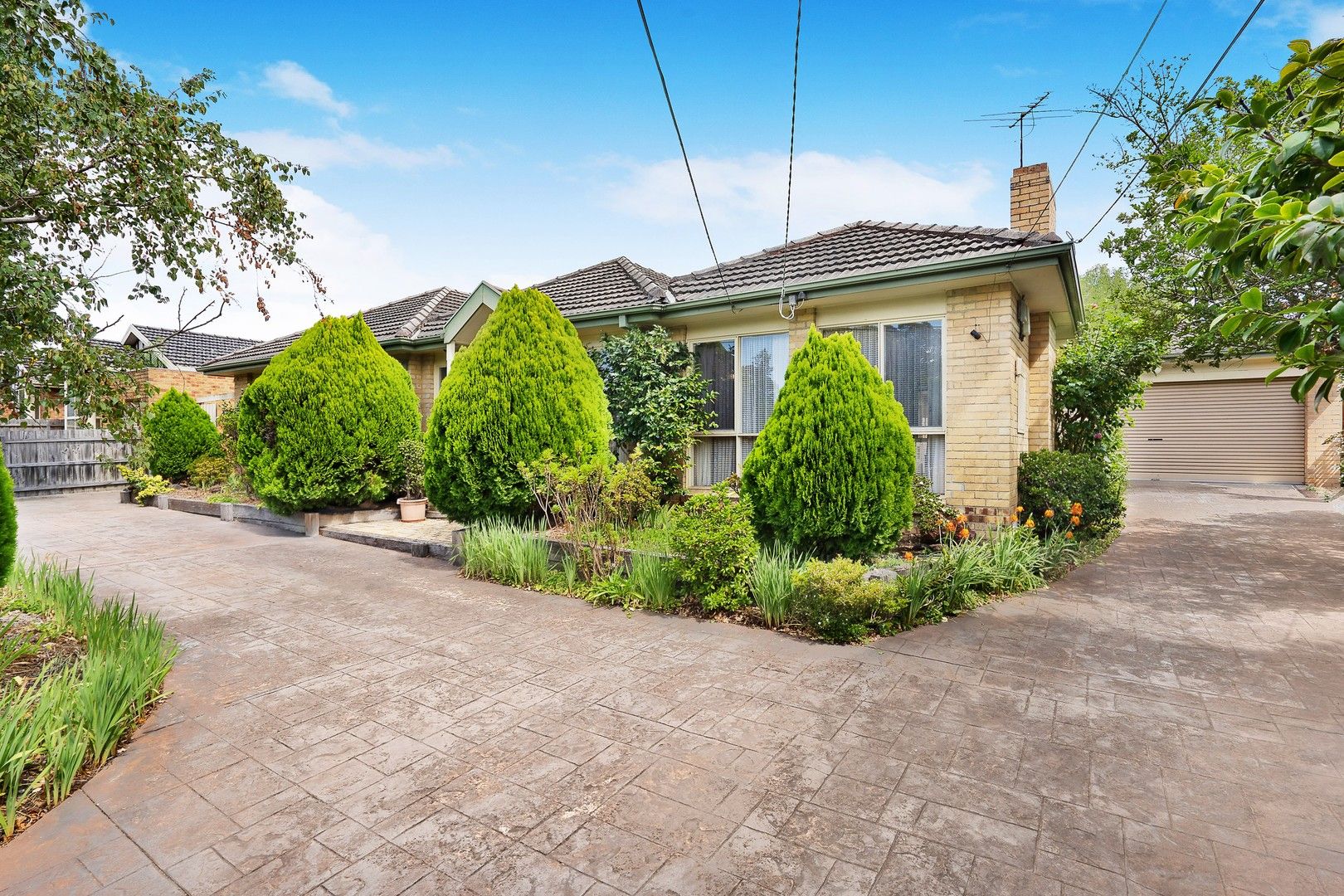 Sold 13 St Clair Crescent, Mount Waverley VIC 3149 on 08 Apr 2022