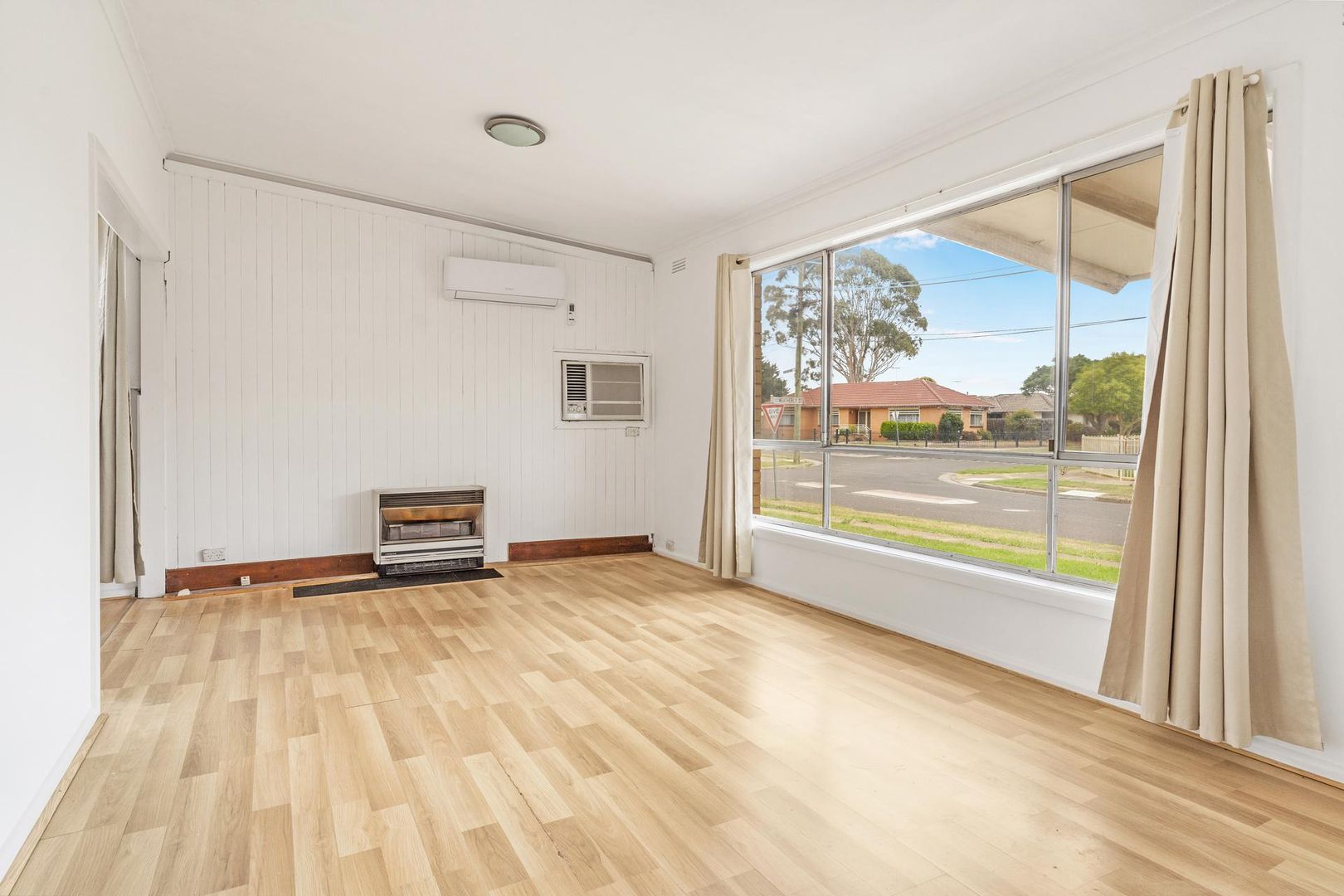 85 Gretel Grove, Melton VIC 3337, Image 2