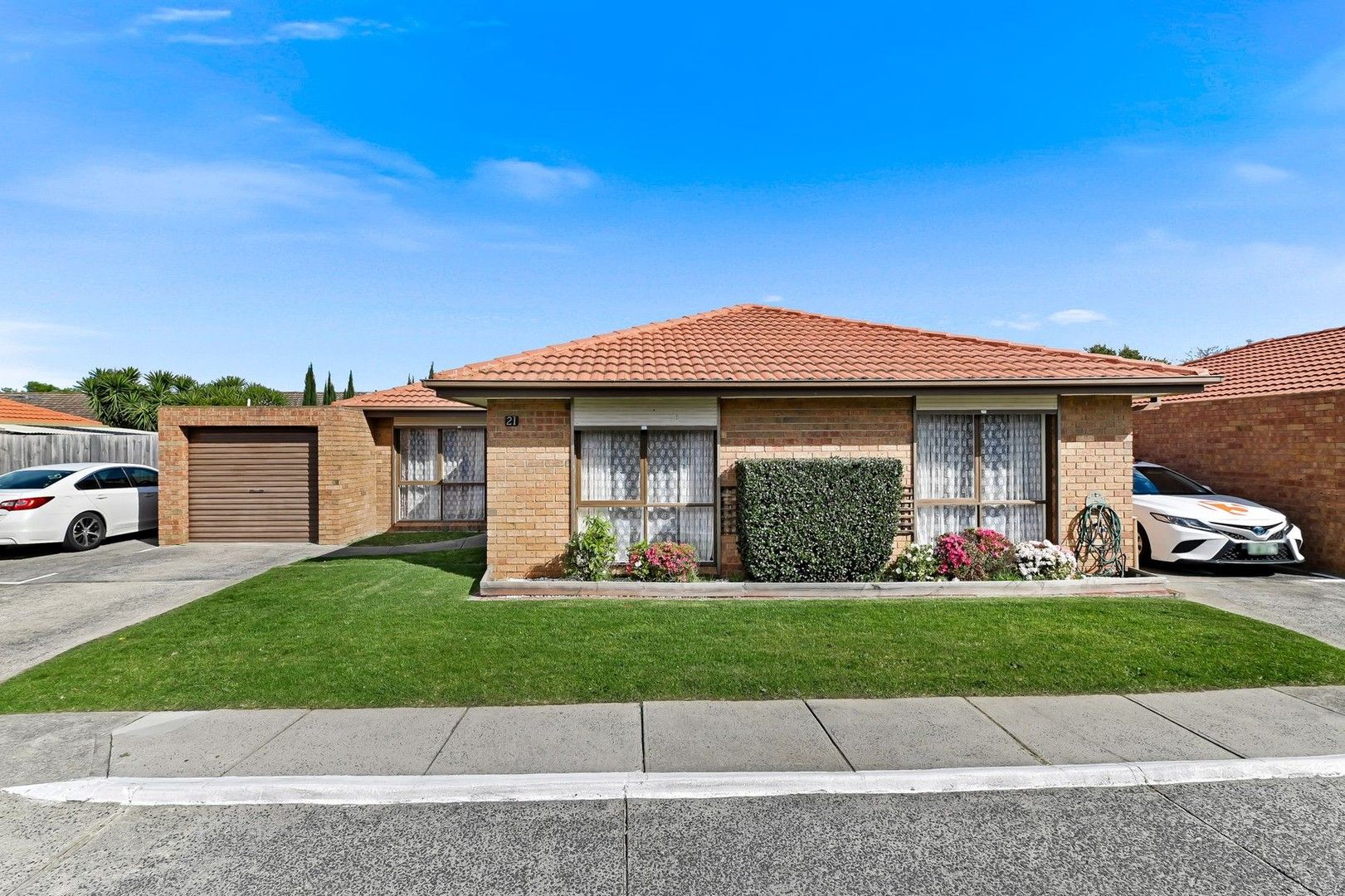 3 bedrooms Apartment / Unit / Flat in 21/25-27 Fintonia Road NOBLE PARK VIC, 3174