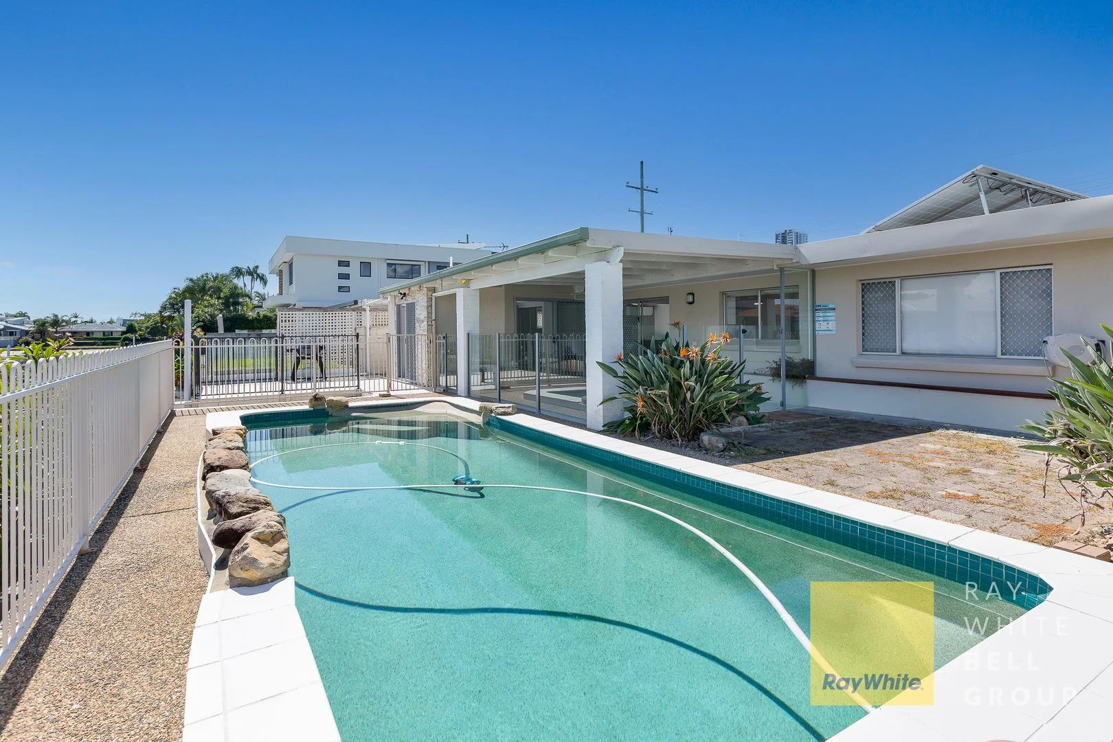 35 Sunshine Boulevard, Broadbeach Waters QLD 4218