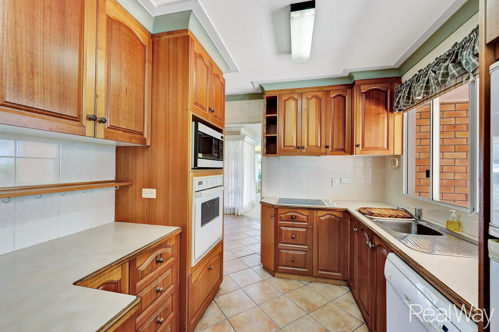 Additional image 8 of 190 Walker Street, Svensson Heights QLD 4670