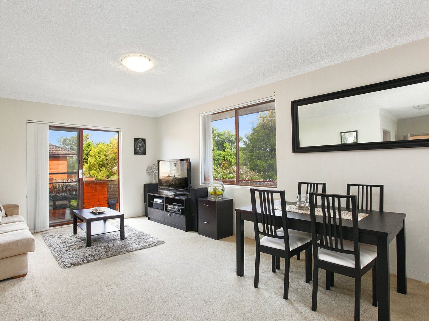 2 bedrooms Apartment / Unit / Flat in 10/90 Wyadra Avenue FRESHWATER NSW, 2096