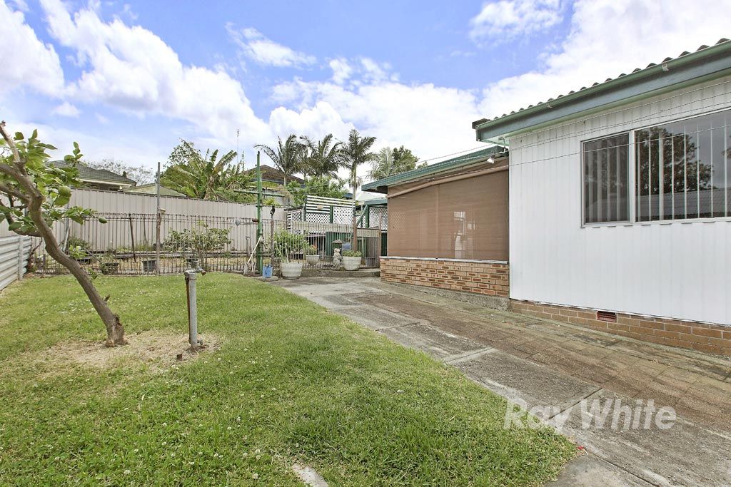 17 Prince Street, Fennell Bay NSW 2283, Image 2