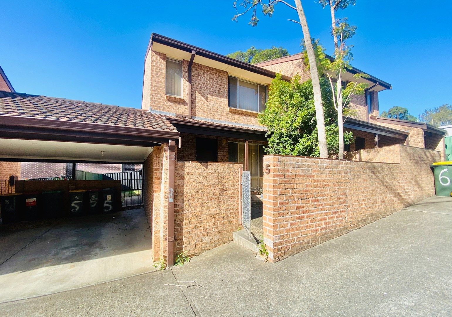 2 bedrooms Townhouse in 5/22 Moore Street CAMPBELLTOWN NSW, 2560