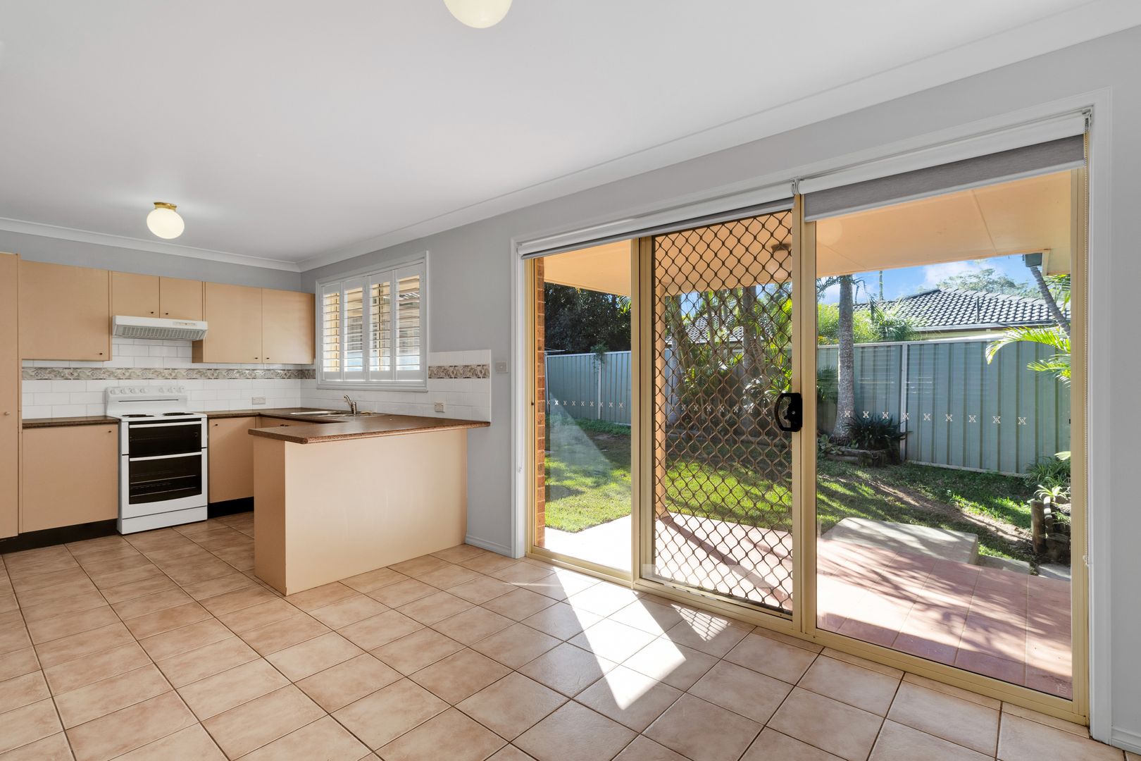 1/1921 Bomaderry Crescent, Glenning Valley NSW 2261 House For Rent
