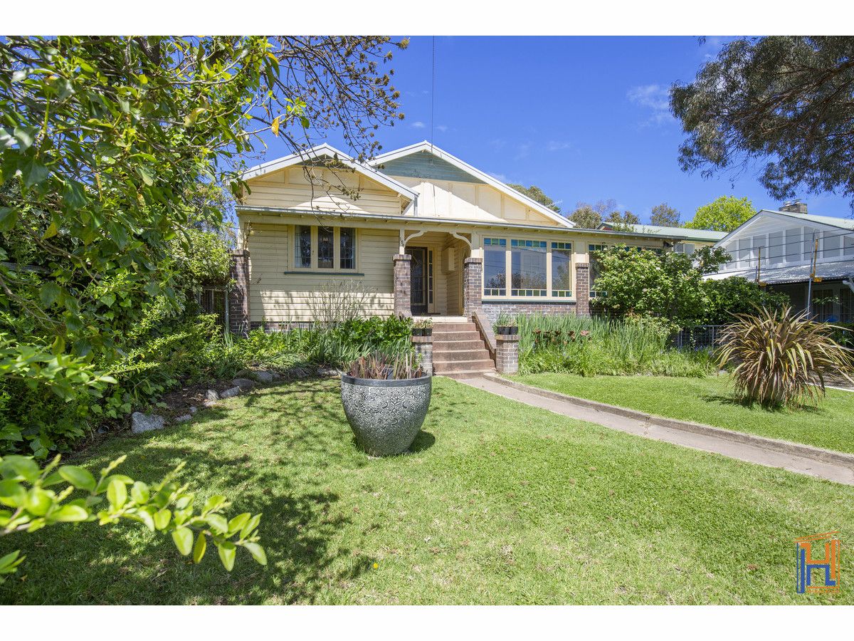 4 bedrooms House in 156 Mann Street ARMIDALE NSW, 2350