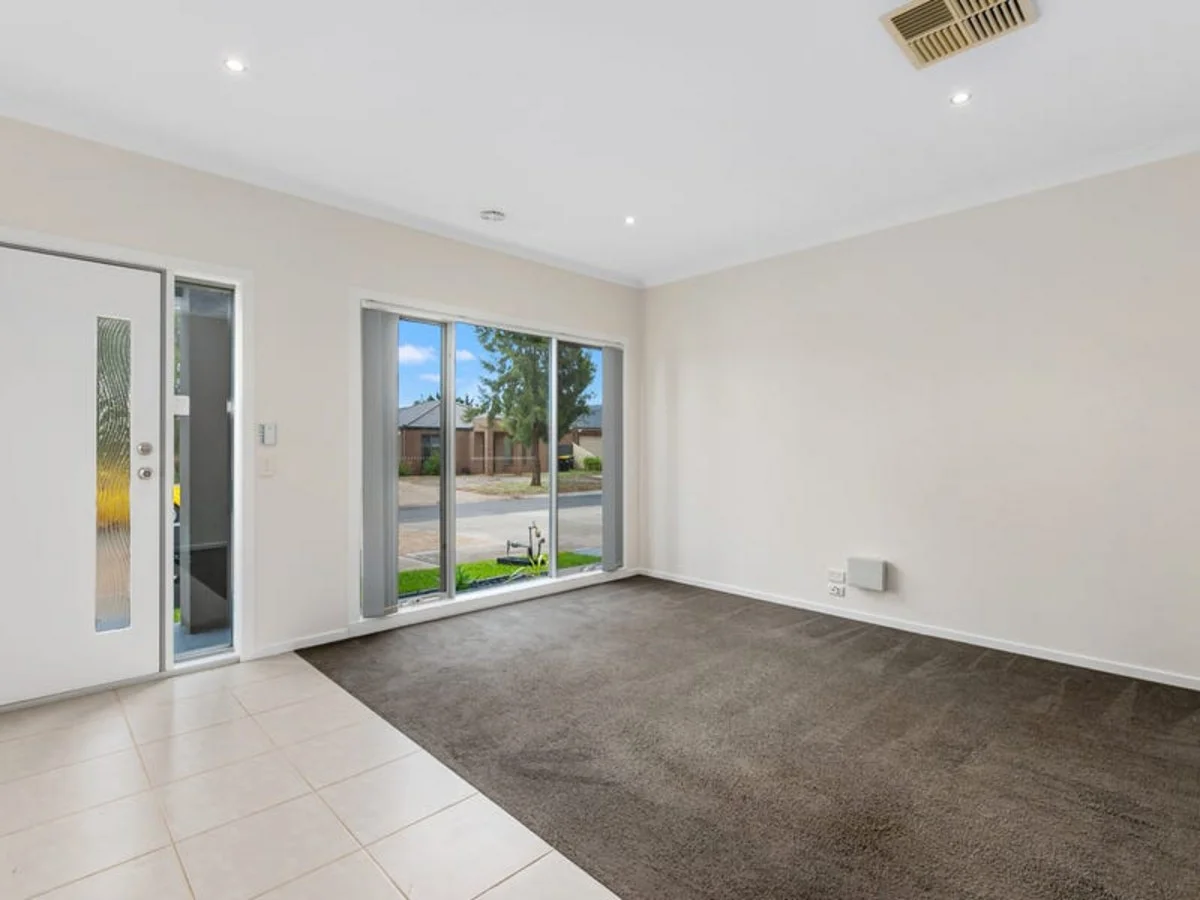 Additional image 3 of 3/2 Fishburn Grove, Harkness VIC 3337