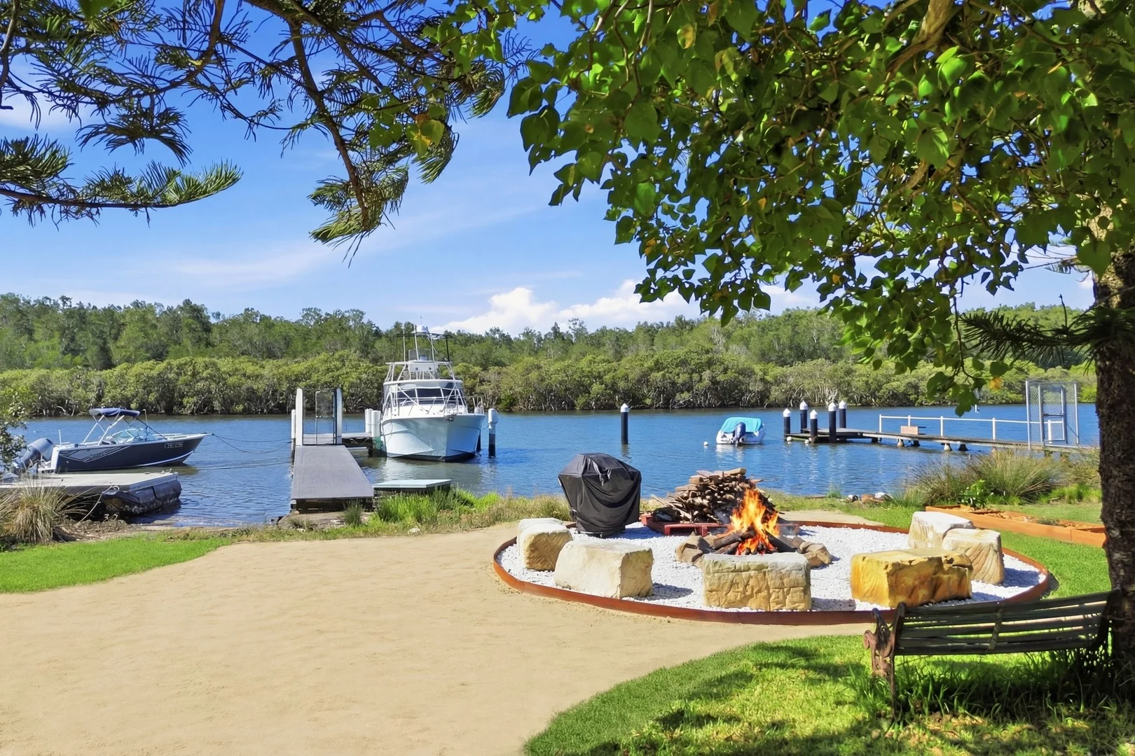 16 Beachfront Parade, St Huberts Island NSW 2257